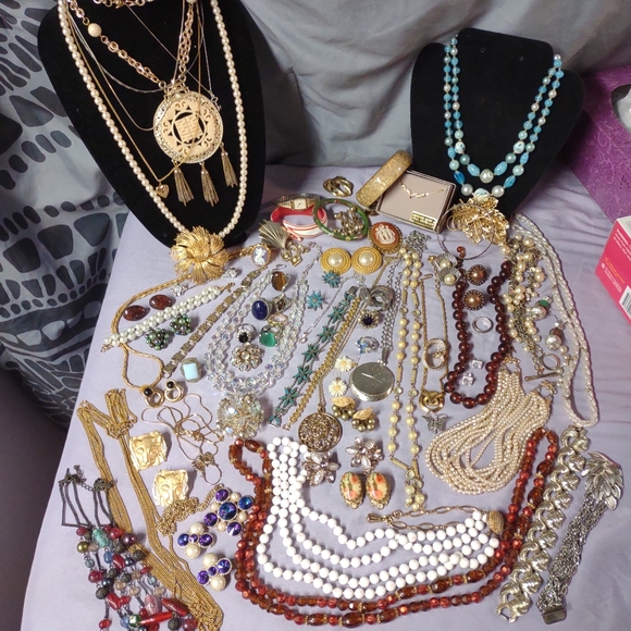 Trifari Jewelry - Vintage Jewelry Lot